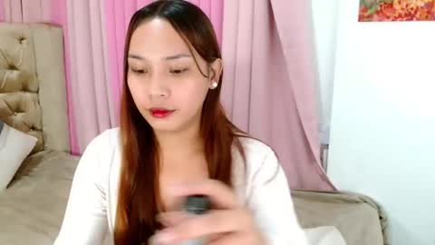 oliviahutton online show from 05.16.26