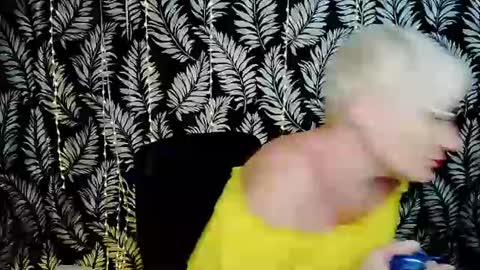Snapshot of oliviaoskar_ chatting on 06.11.26 Kelly online show from 06.11.26