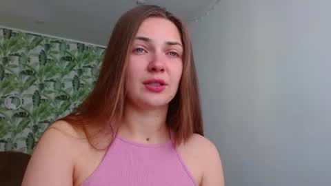 Snapshot of oliviashiny chatting on 06.18.26 Olivia online show from 06.18.26