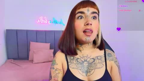 Snapshot of oliviia_tay chatting on 02.18.26 oliviia online show from 02.18.26