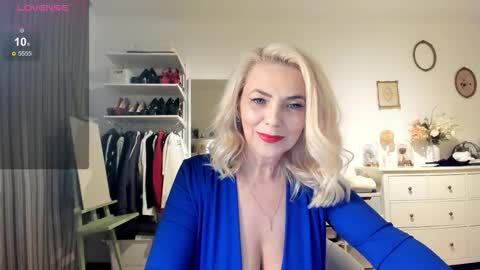 ollalla7 online show from 09.13.25