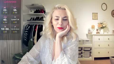 ollalla7 online show from 10.05.25