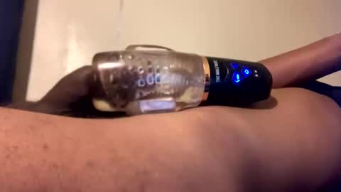 Snapshot of olliebennit chatting on 11.25.25 Ollie online show from 11.25.25