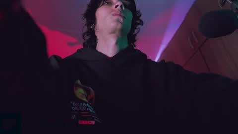     online show from 10.11.25