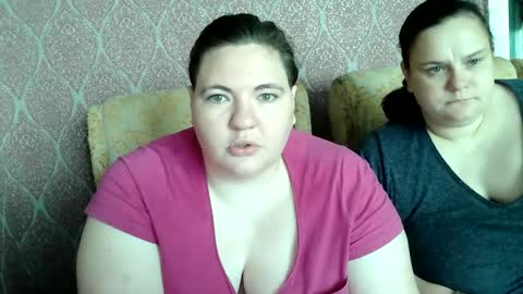Snapshot of olyaandnetty chatting on 06.17.26 OlyaAndNetty online show from 06.17.26