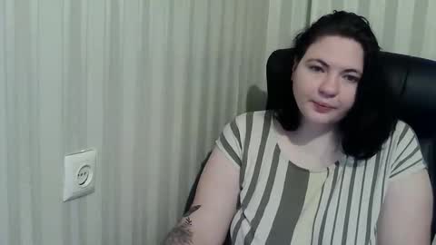 Snapshot of olyafire chatting on 11.04.25 OlyaFire online show from 11.04.25