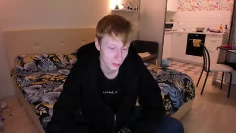 Snapshot of omg_pie chatting on 10.20.25 Mars online show from 10.20.25