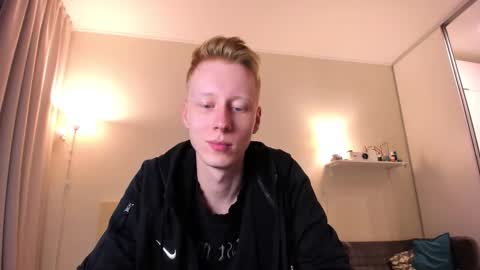 Snapshot of omg_pie chatting on 10.26.25 Mars online show from 10.26.25