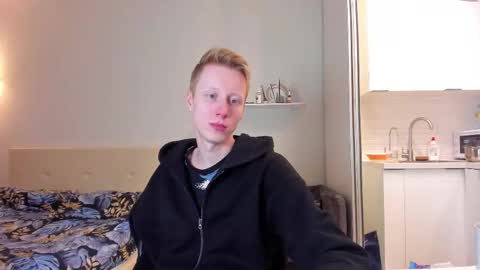 Snapshot of omg_pie chatting on 12.05.25 Mars online show from 12.05.25