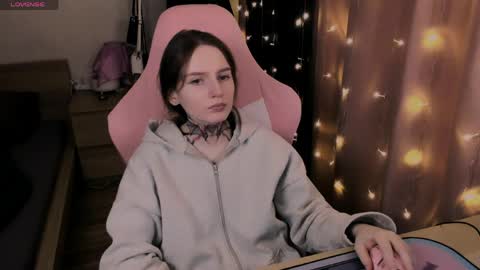 on_yxxx online show from 04.03.26