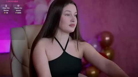 L A Y A online show from 02.16.25