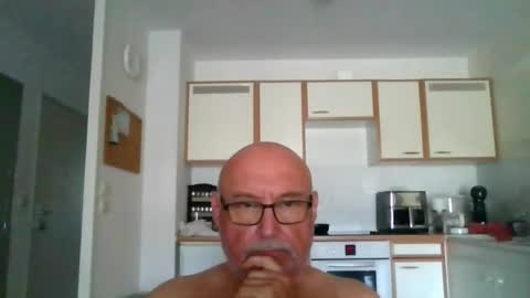 Snapshot of onemoretimebis chatting on 07.29.26 Onemoretimebis online show from 07.29.26