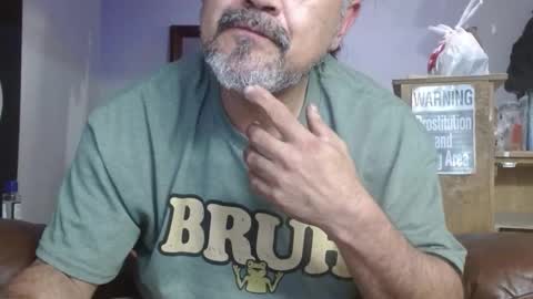 Snapshot of onewayallday chatting on 09.26.25 onewaykenny online show from 09.26.25