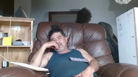 Snapshot of onewayallday chatting on 11.27.25 onewaykenny online show from 11.27.25