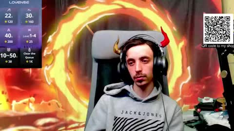 Snapshot of oni_hoshi chatting on 03.12.25 Oni hoshi online show from 03.12.25