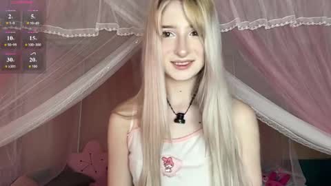 Snapshot of onlyeva1 chatting on 06.06.26 Eva online show from 06.06.26