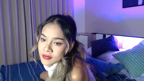 Lily Peach  -   online show from 05.10.26