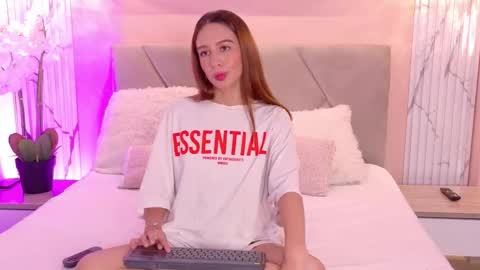 Snapshot of onlylola_ chatting on 01.16.26 Lola online show from 01.16.26