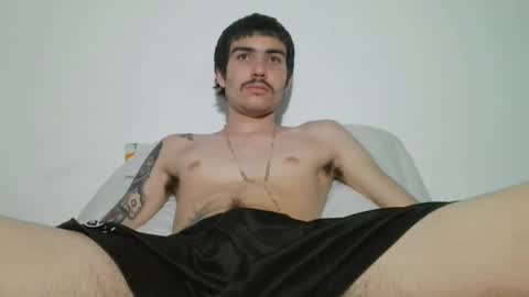 Snapshot of onzas_ chatting on 02.14.26 onzas_ online show from 02.14.26