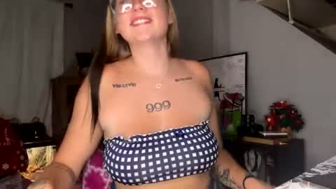 oohlarae22 online show from 07.14.26