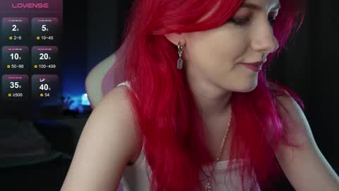 Snapshot of ooliviaa chatting on 11.19.25 Hannah online show from 11.19.25