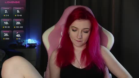 Snapshot of ooliviaa chatting on 11.25.25 Hannah online show from 11.25.25