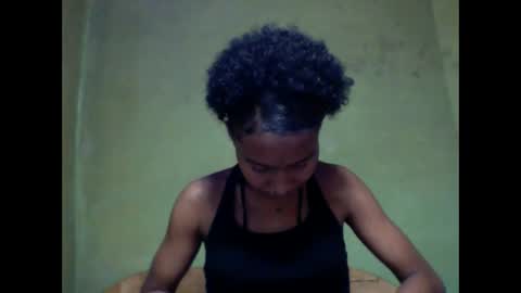 Snapshot of oolyette chatting on 09.12.25 oolyette online show from 09.12.25