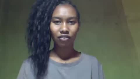 Snapshot of oolyette chatting on 10.02.25 oolyette online show from 10.02.25