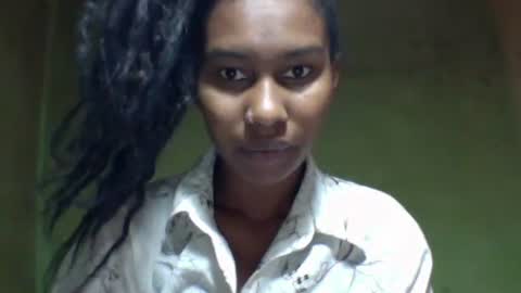 Snapshot of oolyette chatting on 10.04.25 oolyette online show from 10.04.25