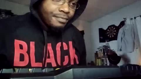 Snapshot of opaque772800 chatting on 12.01.25 opaque772800 online show from 12.01.25