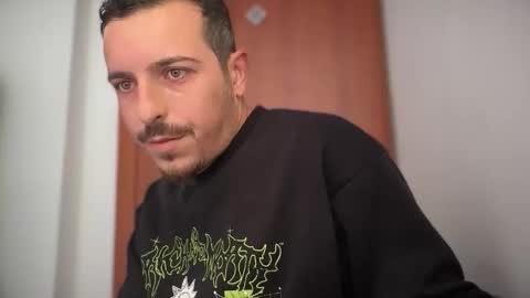 Snapshot of or690 chatting on 12.04.25 or online show from 12.04.25