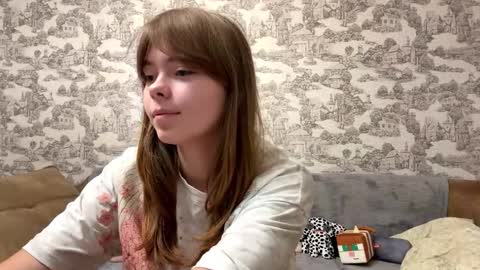 Snapshot of oracorker chatting on 09.19.25 Coraline online show from 09.19.25