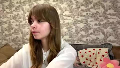 Snapshot of oracorker chatting on 09.30.25 Coraline online show from 09.30.25