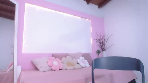 Ora Larson online show from 10.03.25