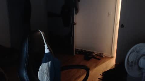 Snapshot of oregon87 chatting on 01.01.25 The Oregon Lumberjack online show from 01.01.25