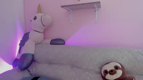 Miss Guzman  online show from 05.04.26