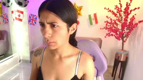 Snapshot of oriana_wood chatting on 06.28.26 Oriana online show from 06.28.26