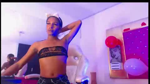 Snapshot of orianadollx chatting on 12.18.24 Oriana online show from 12.18.24