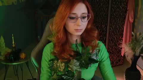 Snapshot of orianna_blade chatting on 12.06.24 Orianna -  Hi Im into geek culture cosplay crafting LARP games. Shall we play DnD online show from 12.06.24