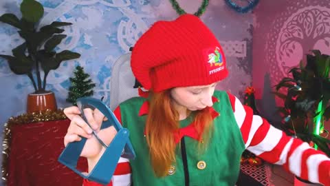 Snapshot of orianna_blade chatting on 12.25.24 Orianna -  Hi Im into geek culture cosplay crafting LARP games. Shall we play DnD online show from 12.25.24