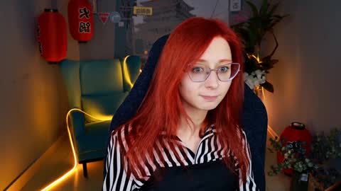 Snapshot of orianna_blade chatting on 01.07.25 Orianna -  Hi Im into geek culture cosplay crafting LARP games. Shall we play DnD online show from 01.07.25