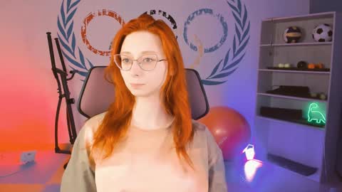 Snapshot of orianna_blade chatting on 01.19.25 Orianna -  Hi Im into geek culture cosplay crafting LARP games. Shall we play DnD online show from 01.19.25