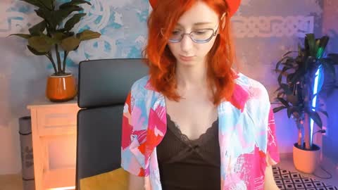 Snapshot of orianna_blade chatting on 01.23.25 Orianna -  Hi Im into geek culture cosplay crafting LARP games. Shall we play DnD online show from 01.23.25