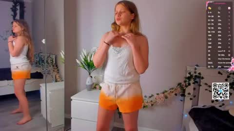 Snapshot of orivienne chatting on 05.10.26 Dolores online show from 05.10.26