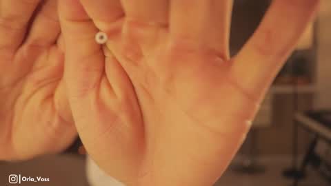 Snapshot of orla_voss chatting on 03.12.25 Orla online show from 03.12.25