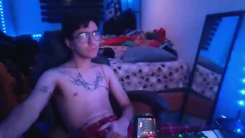 Snapshot of oscar252s chatting on 11.26.25 Oscar online show from 11.26.25