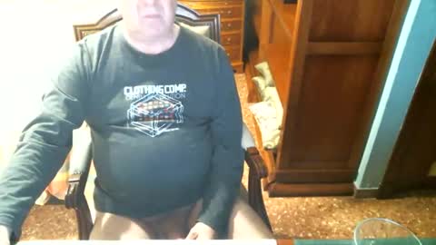 Snapshot of oscarw chatting on 04.02.26 Oscar online show from 04.02.26