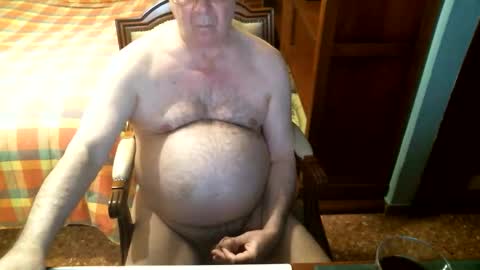 Snapshot of oscarw chatting on 04.15.26 Oscar online show from 04.15.26