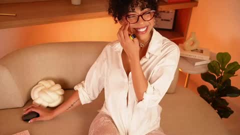 Snapshot of oshun_25 chatting on 05.30.26 Oshun online show from 05.30.26