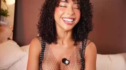 Snapshot of oshun_25 chatting on 07.02.26 Oshun online show from 07.02.26